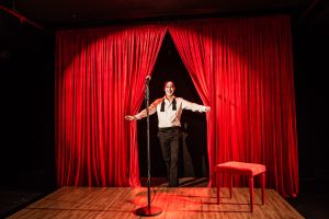 Ο Νικόλας Βαγιονάκης αναμετριέται με τον «Μεφίστο»