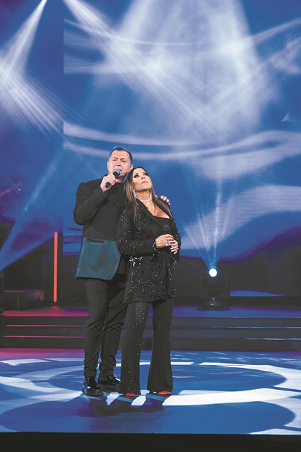 «Θέλω τα τραγούδια να μιλούν στην ψυχή του κόσμου»