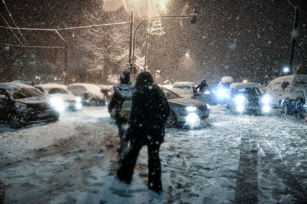 Οργή των οδηγών – Παραμένουν εγκλωβισμένοι και ακινητοποιημένοι στην Αττική Οδό για 7 ώρες