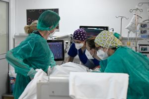 Κοροναϊός – 19.772 νέα κρούσματα και 72 θάνατοι – Στους 679 οι διασωληνωμένοι