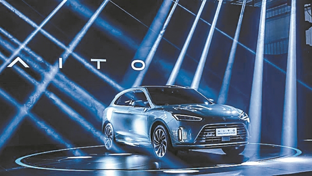 ΤΟ ΠΡΩΤΟ ΜΟΝΤΕΛΟ ΤΗΣ ΓΙΝΕΤΑΙ ΑΝΑΡΠΑΣΤΟ