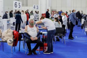 Προειδοποίηση από ΕΜΑ – Οι συνεχείς αναμνηστικές δόσεις μπορεί να βλάπτουν