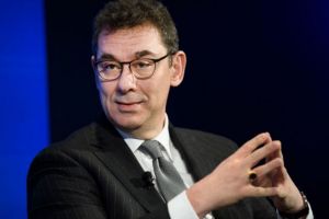 Αλμπερτ Μπουρλά – Και τέταρτη δόση πριν τον ετήσιο εμβολιασμό