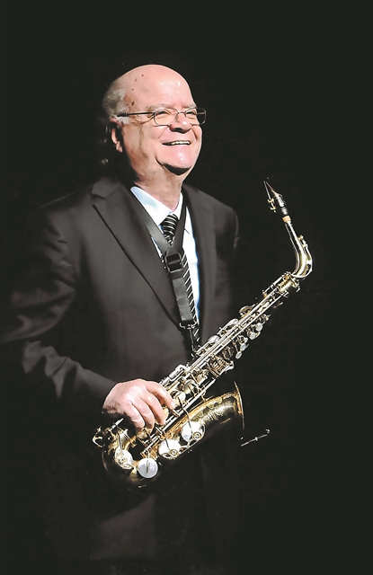 «Δεν γίνεται να περάσει μια μέρα χωρίς να παίξω σαξόφωνο»