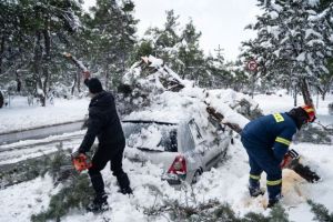 Ζωγράφου: Πώς θα αποζημιωθούν οι οδηγοί για τις καταστροφές από την κακοκαιρία