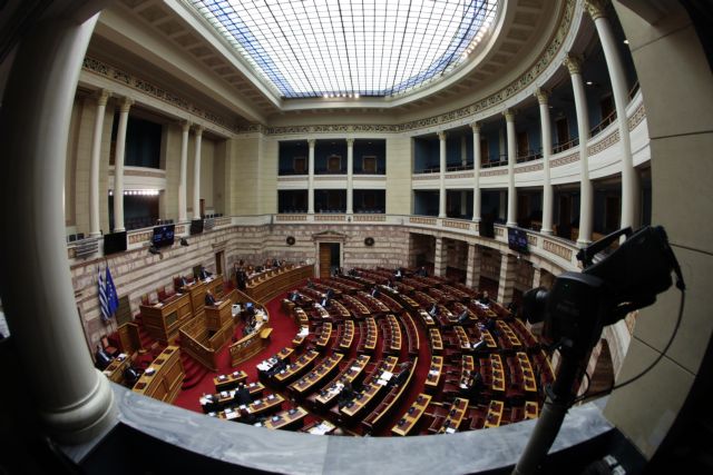 Πρόταση μομφής: Παρακολουθήστε live τη συζήτηση στη Βουλή | tanea.gr