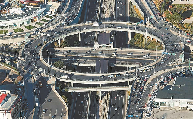 Ποδαρικό… με Αττική Οδό