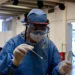 Κοροναϊός – 33.716 νέα κρούσματα και 70 θάνατοι – Στους 639 οι διασωληνωμένοι