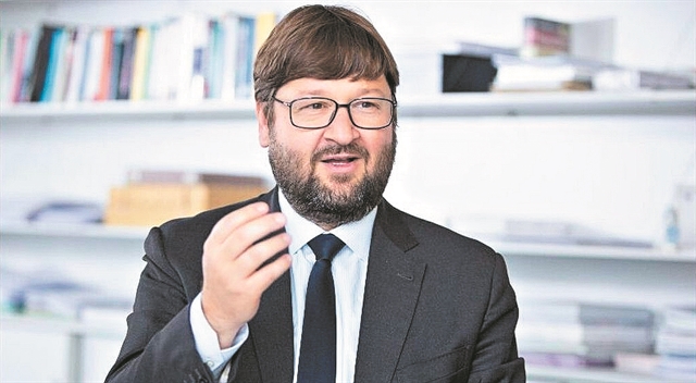 «Να μειωθεί το δημόσιο χρέος των υπερχρεωμένων χωρών»