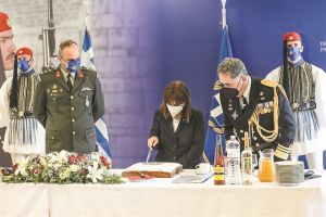 Πρωτοχρονιάτικη γραμμή της Μόσχας με Ουάσιγκτον και Αγκυρα