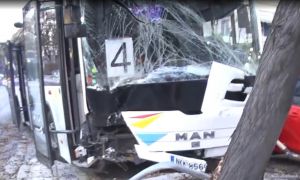 Θεσσαλονίκη: Σοβαρό τροχαίο, συγκρούστηκαν λεωφορείο με ταξί