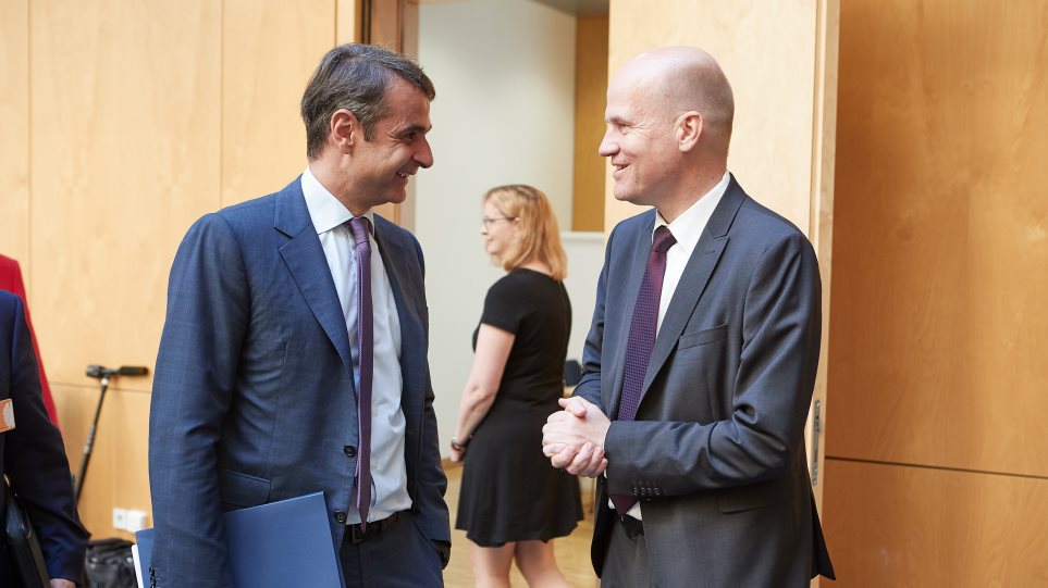 Μητσοτάκης: Τηλεφωνική επικοινωνία με τον Ολαφ Σολτς – Τι συζήτησαν