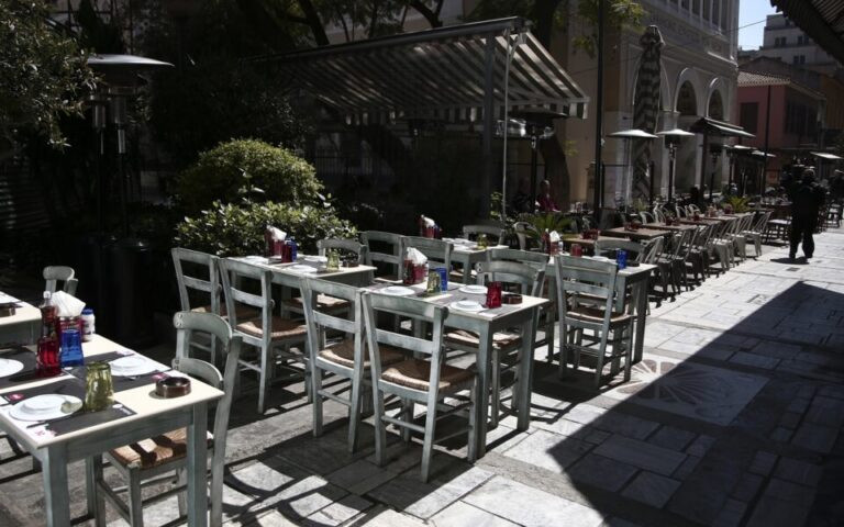 Κοροναϊός: Έκτακτες ανακοινώσεις Πλεύρη για τα νέα μέτρα στις 17:30