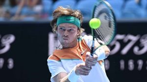 Ανετη νίκη για Ρούμπλεφ, αποσύρθηκε ο Ρουντ