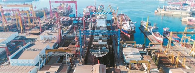 Ποια πλοία «έσπασαν το ρόδι» τη νέα χρονιά