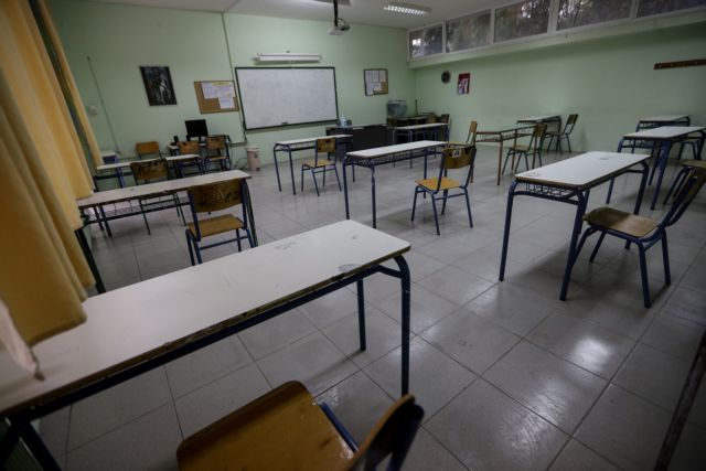 Σχολεία – Αρνητές γονείς θα τεθούν αντιμέτωποι με εισαγγελέα αν συνεχίσουν να κρατούν τα παιδιά στο σπίτι