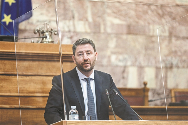 «Αξιακά» αναχώματα απέναντι στον νέο δικομματισμό