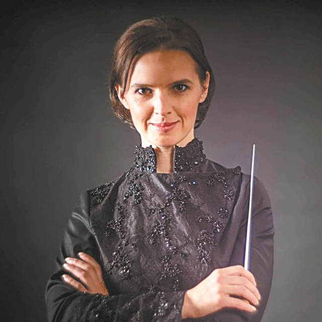 Οξάνα Λίνιβ: η πρώτη γυναίκα μαέστρος στο Teatro Comunale της Μπολόνια