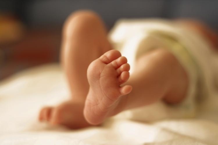 Τραγωδία με νεκρό βρέφος: Τα έχασαν οι γιατροί όταν είδαν τα εγκαύματα του μωρού | tanea.gr
