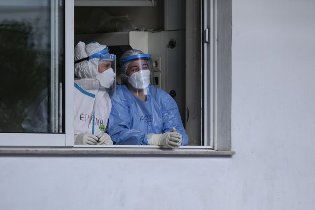 Πλεύρης για ανεμβολίαστους υγειονομικούς: Απόλυση ή αναστολή σύμβασης για όλο το 2022