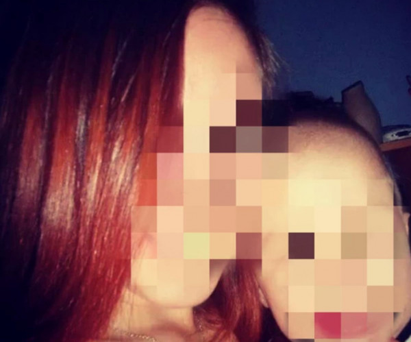 Η 29χρονη ομολόγησε ότι έπαιζε βιντεοπαιχνίδια την ώρα που ο σύντροφός της σκότωνε το παιδί της