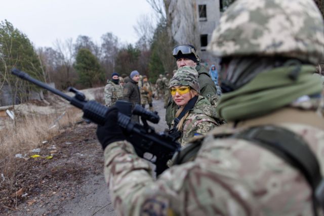 Η Ουκρανία κήρυξε στρατιωτικό νόμο σε Ντονέτσκ και Λουγκάνσκ