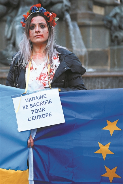 Τρία σενάρια για τη συνέχεια