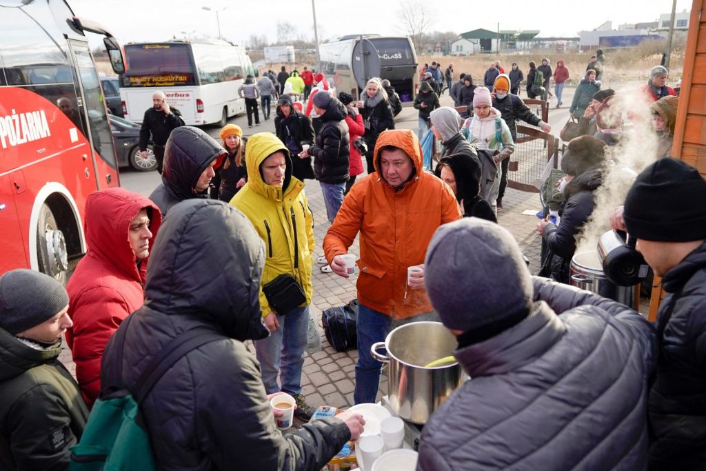 Πόλεμος στην Ουκρανία: Η ρωσική εισβολή πιθανόν να αναγκάσει πέντε εκατομμύρια Ουκρανούς να εγκαταλείψουν τη χώρα