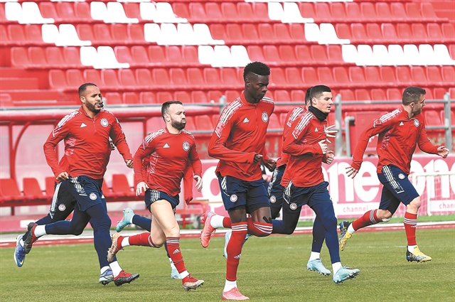 To προσωρινό «αντίο» και το νέο συμβόλαιο