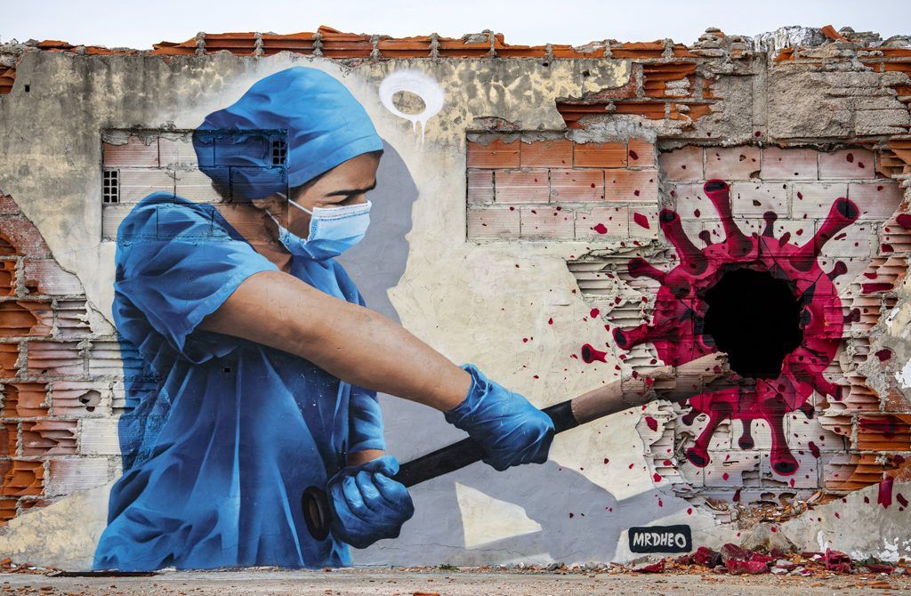 Μήπως είναι ώρα να μάθουμε να ζούμε με τον εχθρό;