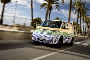 Πλησιάζει η απόκαλυψη για το ηλεκτρικό VW ID. Buzz