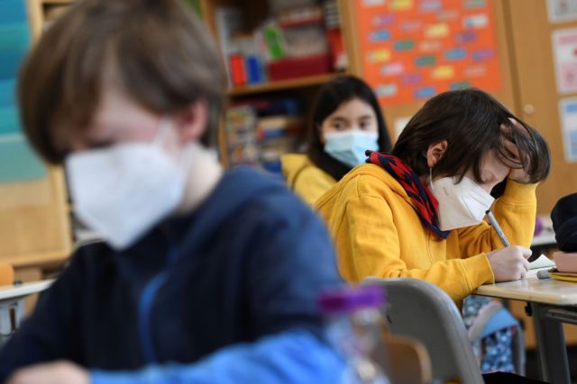 Κοροναϊός: Τέλος η μάσκα στα σχολεία