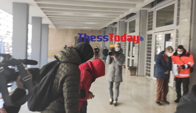 Εφοδοι ΕΛ.ΑΣ σε συνδέσμους: Στον εισαγγελέα οι συλληφθέντες