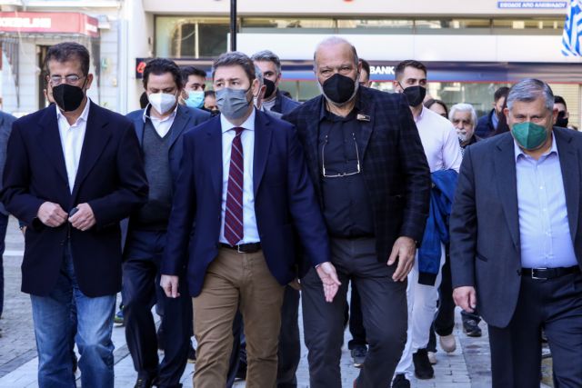 Ανδρουλάκης: Κατώτεροι των περιστάσεων Μπορέλ και Φον Ντερ Λάιεν