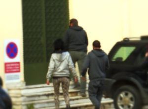 Προφυλακίστηκε η 19χρονη που εξέδιδε την ίδια της την αδελφή