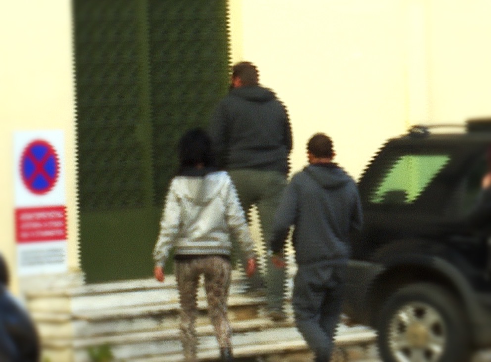 Προφυλακίστηκε η 19χρονη που εξέδιδε την ίδια της την αδελφή