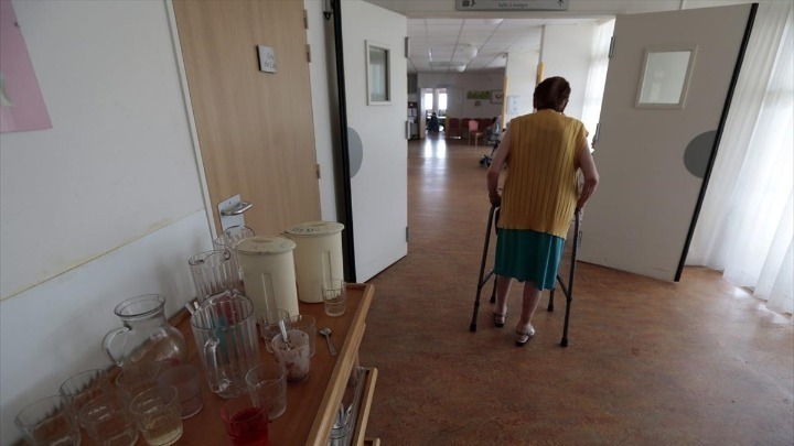 Χανιά: Συνεχίζει να λειτουργεί το γηροκομείο – κολαστήριο – Νέες σοκαριστικές μαρτυρίες