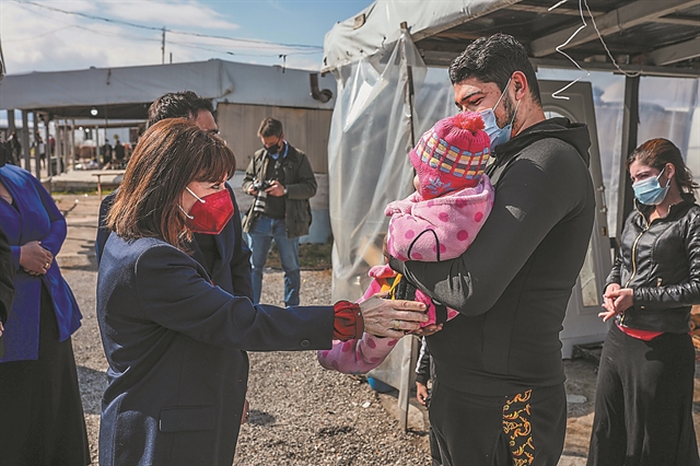Ανοιξαν οι αποθήκες με τα κατασχεθέντα Καλάσνικοφ