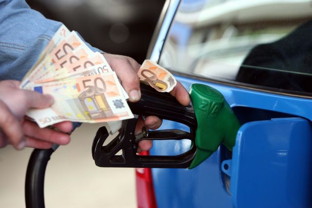 Βενζίνη: Σχεδόν 2 ευρώ η αμόλυβδη στα μεγάλα αστικά κέντρα και 2,20 ευρώ στα νησιά | tanea.gr