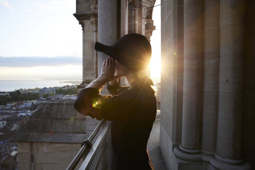 NYT: Μια γυναίκα στη νυχτερινή σκοπιά στον καθεδρικό της Λωζάνης για πρώτη φορά έπειτα από 600 χρόνια