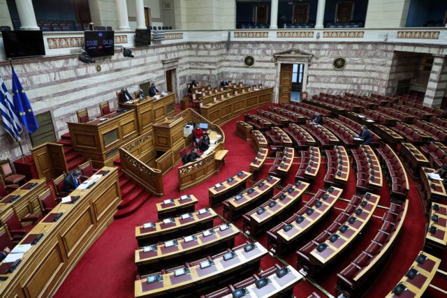 Υπερψηφίστηκε με 157 ψήφους υπέρ έναντι 141 κατά το ν/σ για τον ΕΦΚΑ