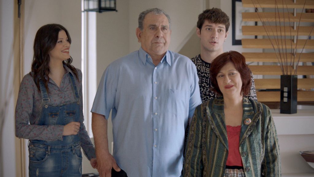 Συμπέθεροι απ’ τα Τίρανα: Η ανατρεπτική συνάντηση Αλφρεντ και Μπουκουράν