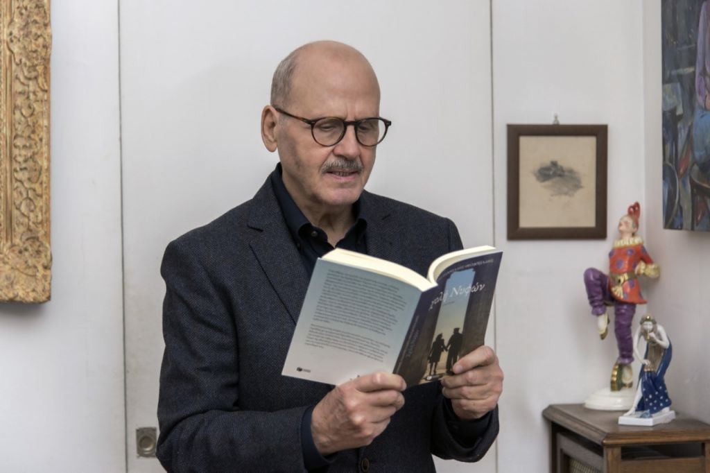 Ο Γιάννης Γιαννέλλης – Θεοδοσιάδης ανοίγει τη «Σχολή Νυμφών»