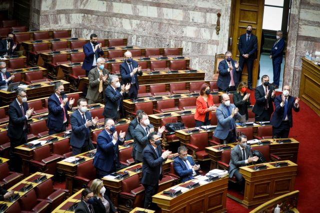 «Η Βουλή δεν θα γίνει κόλαση»: Σύγκρουση Ραγκούση – Τασούλα για τον Πολάκη