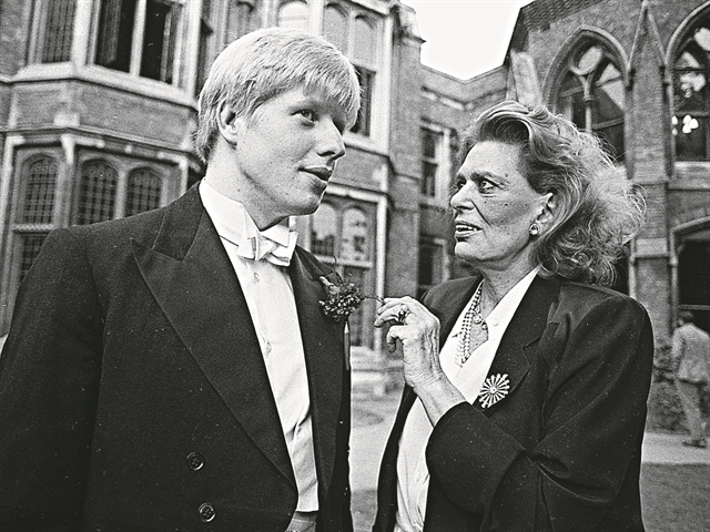 «Γιατί ο Μπόρις Τζόνσον δεν δίνει πίσω τα Γλυπτά του Παρθενώνα;»