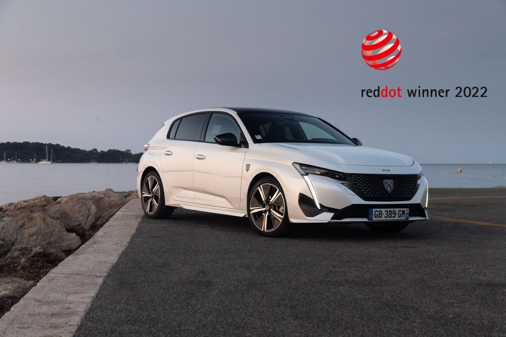 Nέο Peugeot 308: “Αγκαλιά” με το βραβείο σχεδιασμού «Red Dot Award 2022»