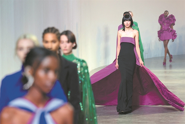 Anya Yiapanis, Neil Barrett και Mary Katrantzou έκλεψαν τα φλας