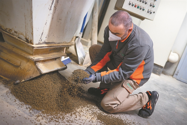 Στο «μικροσκόπιο» τα αποθέματα τροφίμων