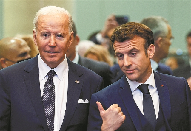 Επίσκεψη «συμφιλίωσης» του Εμανουέλ Μακρόν στην Ουάσιγκτον