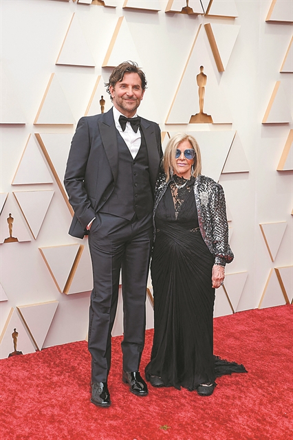 Ακριβό μου tuxedo, πολύτιμο… Chanel μου!